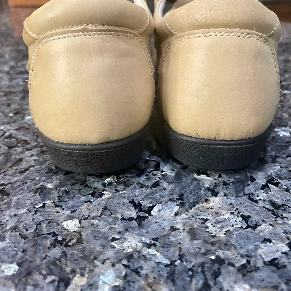 Propet Ladybug Wide Walking Shoes with Comfort Design Tan Leather Size 8D